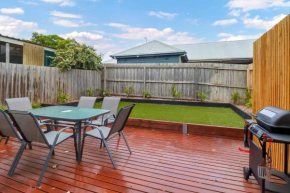 Retreat on Francis I Short and Long Stays, Geelong